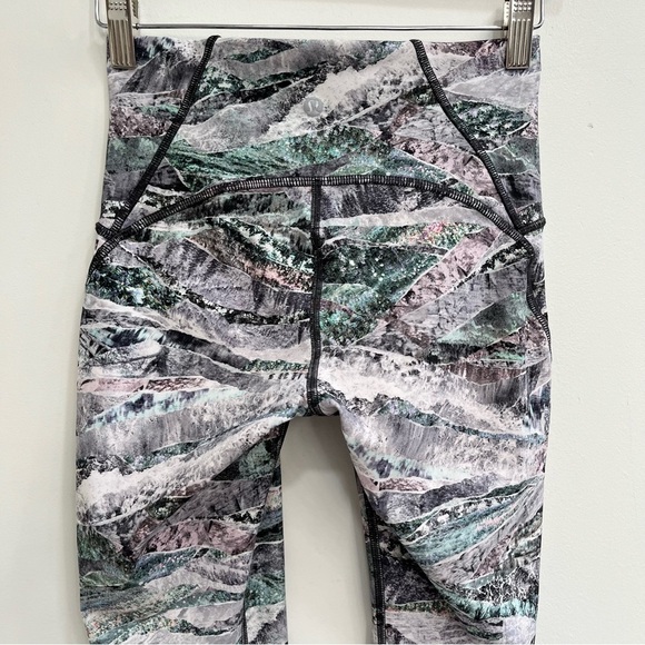 Lululemon Train Times Pant 25" Springscape Multi / Obsidian W5BU5S Luxtreme Mesh - Picture 7 of 13